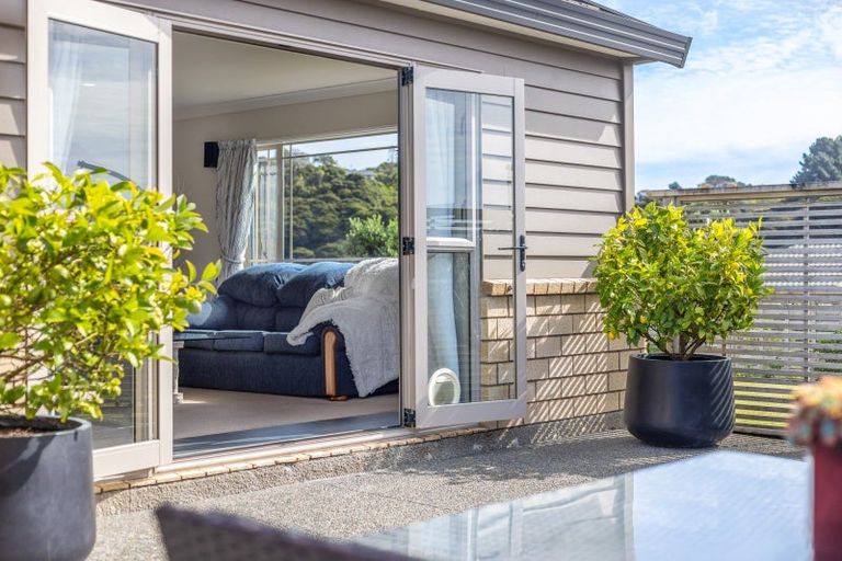 Photo of property in 31 Staithes Drive North, Whitby, Porirua, 5024