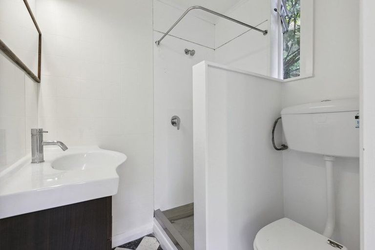 Photo of property in 6 Governor Road, Northland, Wellington, 6012