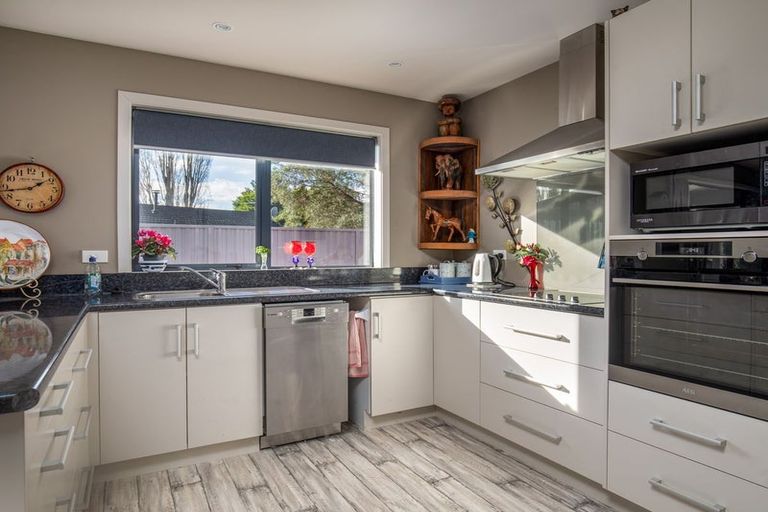 Photo of property in 14b Scotland Street, Roxburgh, 9500