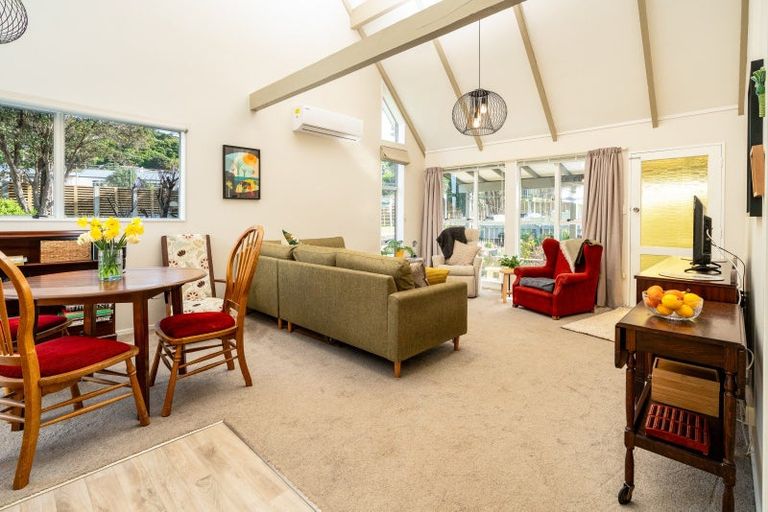 Photo of property in 50 Weka Street, Miramar, Wellington, 6022