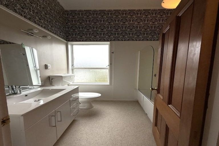 Photo of property in 66 Central Terrace, Kelburn, Wellington, 6012