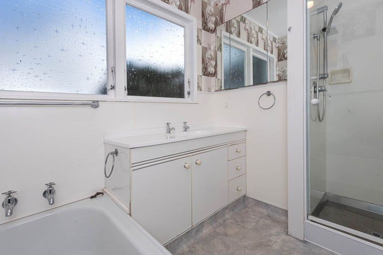 Photo of property in 10 Windsor Avenue, Waikanae, 5036