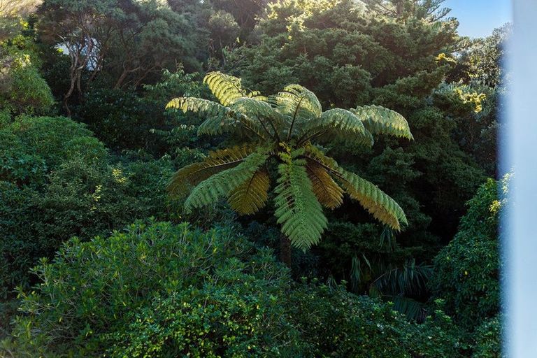 Photo of property in 15 Kiriwai Road, Paremata, Porirua, 5024