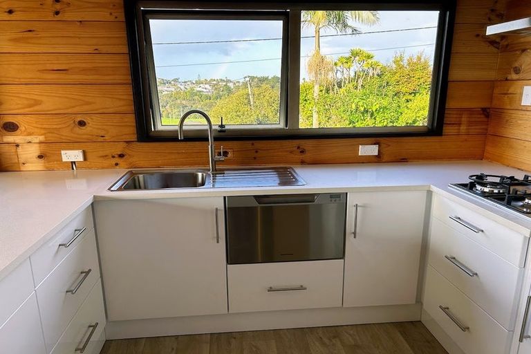 Photo of property in 26 Kauri Road, Stanmore Bay, Whangaparaoa, 0932