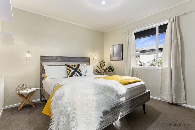 Photo of property in 121 Captain Scott Road, Glen Eden, Auckland, 0602
