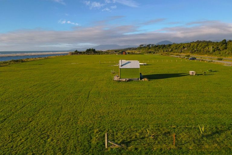 Photo of property in 25 Fox Moth Drive, Haast, 7886