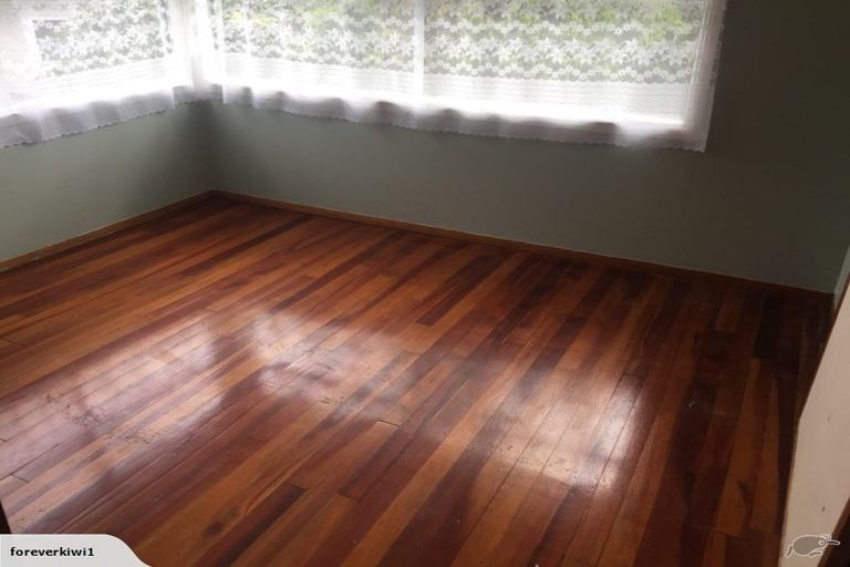 Photo of property in 8 Charles Dickens Drive, Mellons Bay, Auckland, 2014