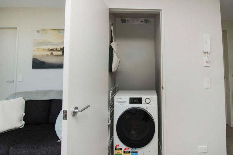 Photo of property in Nouvo Apartments, 5e/21 Rugby Street, Mount Cook, Wellington, 6021
