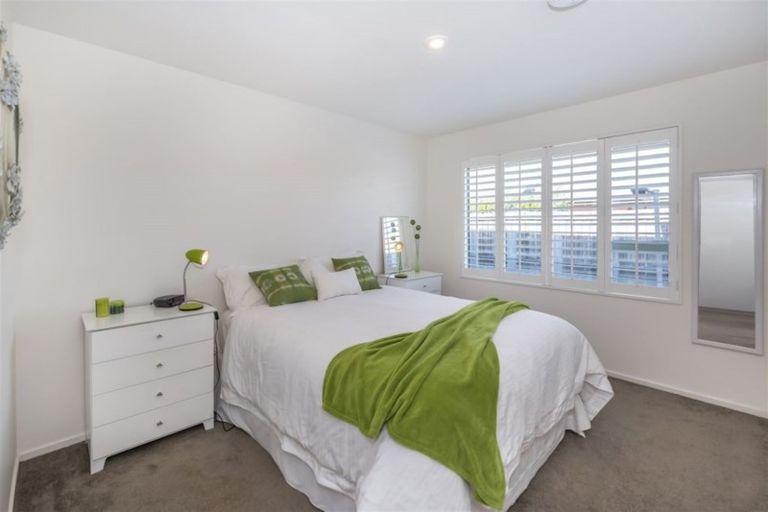 Photo of property in 51 Durrell Way, Rolleston, 7614