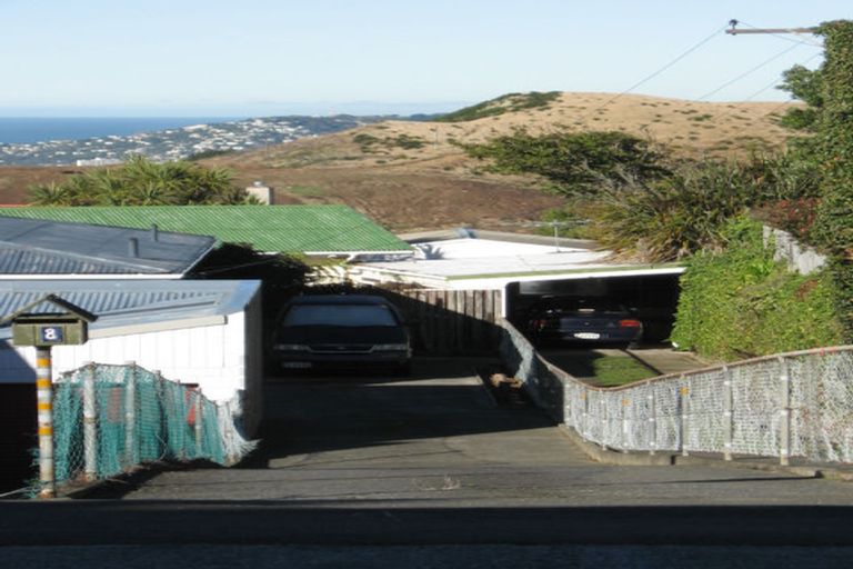 Photo of property in 8 Salford Street, Newlands, Wellington, 6037