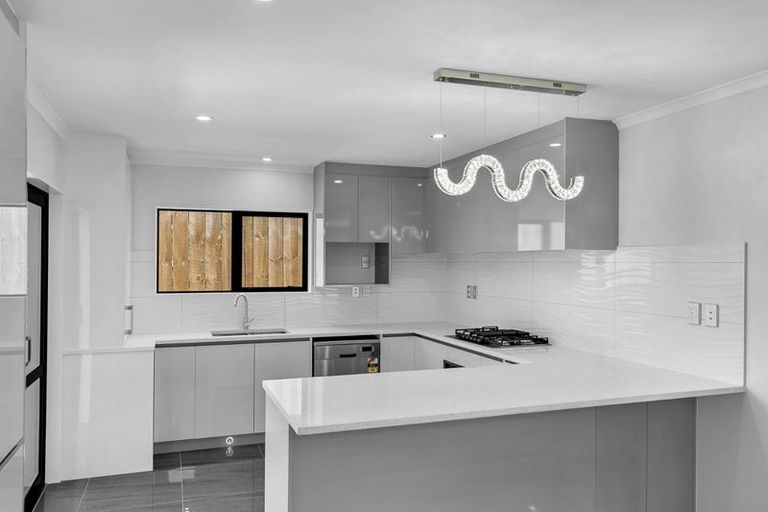 Photo of property in 12b Mcleod Road, Weymouth, Auckland, 2103