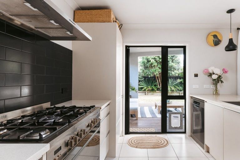 Photo of property in 35 Rota Close, Papamoa Beach, Papamoa, 3118