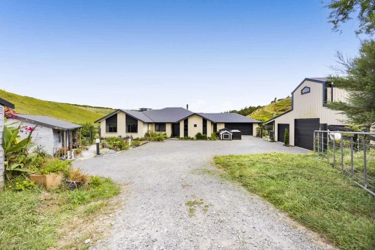 Photo of property in 2 Te Ara Karoiroa Road, 4374