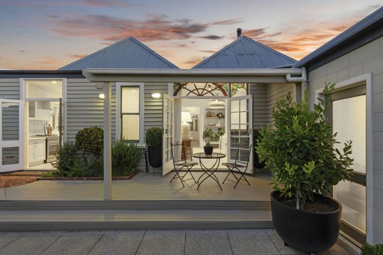 Photo of property in 77 Derby Street, St Albans, Christchurch, 8014