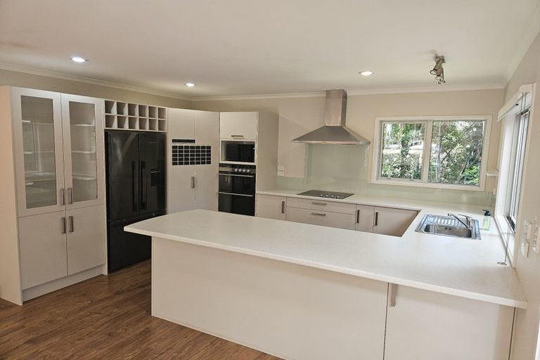 Photo of property in 15 Cantua Close, Totara Heights, Auckland, 2105
