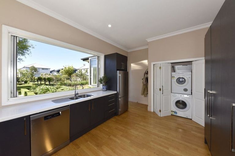 Photo of property in 122 Bishop Street, St Albans, Christchurch, 8014