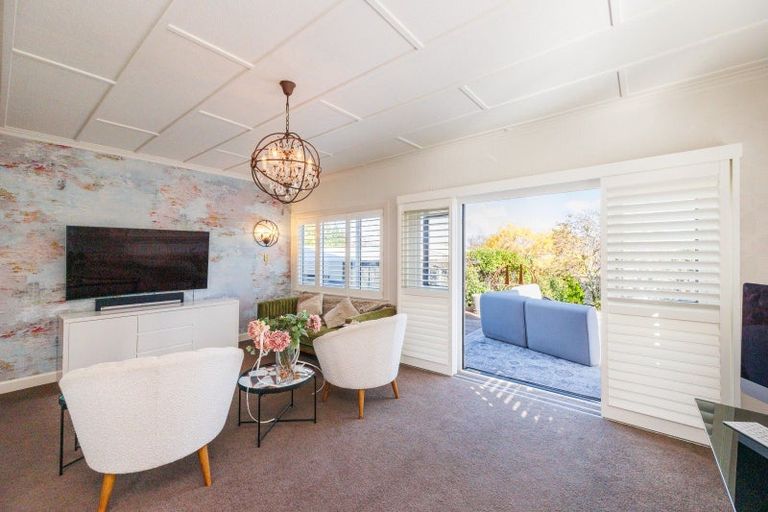 Photo of property in 70 Heretaunga Street, Palmerston North, 4414