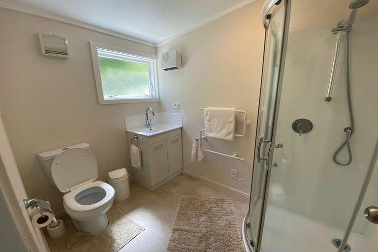 Photo of property in 2 Kopiko Way, Brooklyn, Wellington, 6021