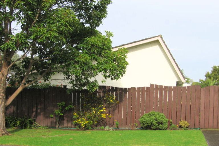 Photo of property in 19b Amorino Drive, Red Beach, 0932