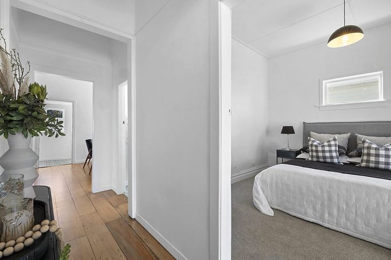 Photo of property in 42 Hine Street, New Plymouth, 4310