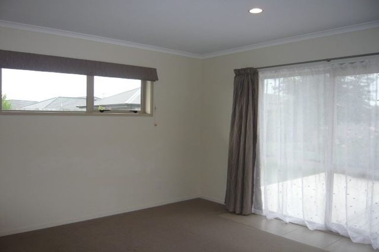 Photo of property in 129 Saint James Drive, Huntington, Hamilton, 3210