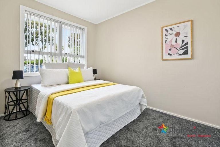 Photo of property in 34 Convair Crescent, Mangere, Auckland, 2022