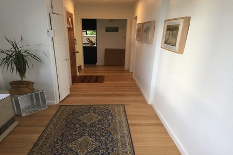 Photo of property in 98 Eskdale Road, Birkdale, Auckland, 0626