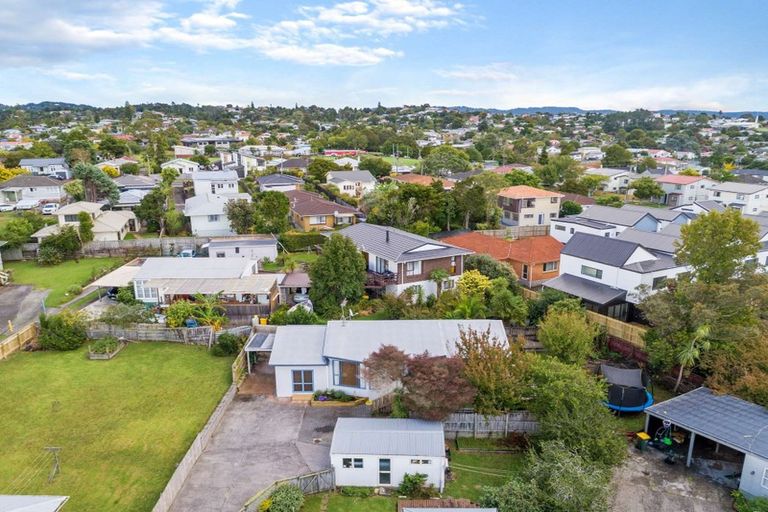 Photo of property in 1/12 Kaweka Street, New Lynn, Auckland, 0600