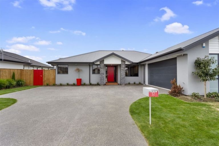 Photo of property in 32 Beachvale Drive, Kaiapoi, 7630
