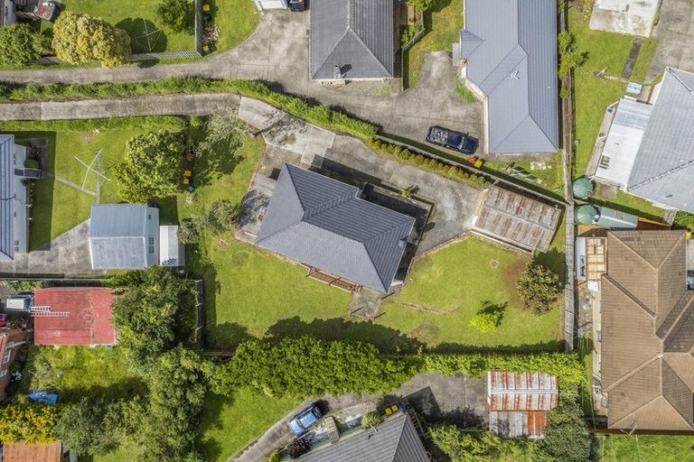 Photo of property in 25 Essex Street, Te Atatu South, Auckland, 0610