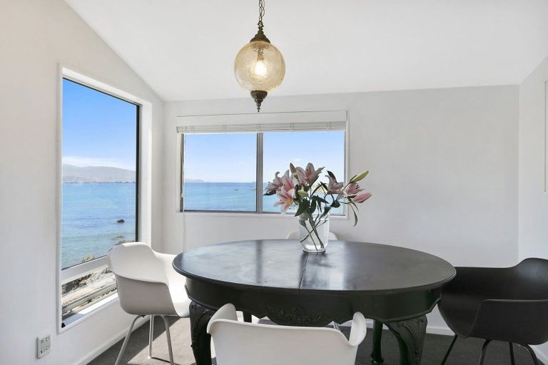 Photo of property in 281 Queens Drive, Lyall Bay, Wellington, 6022