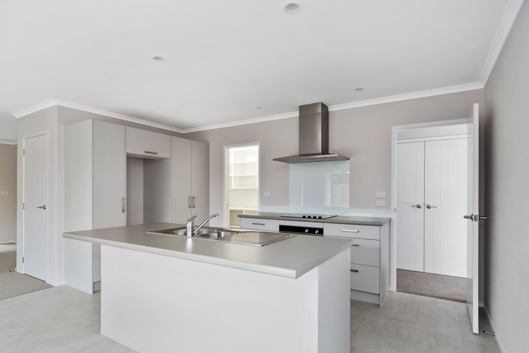 Photo of property in 26 Kahuparere Crescent, Pyes Pa, Tauranga, 3112