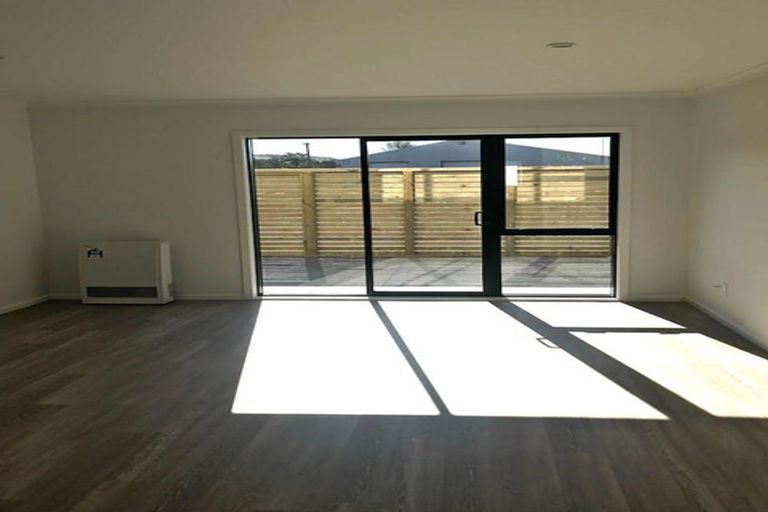 Photo of property in 14/9u Surrey Street, Tawa, Wellington, 5028
