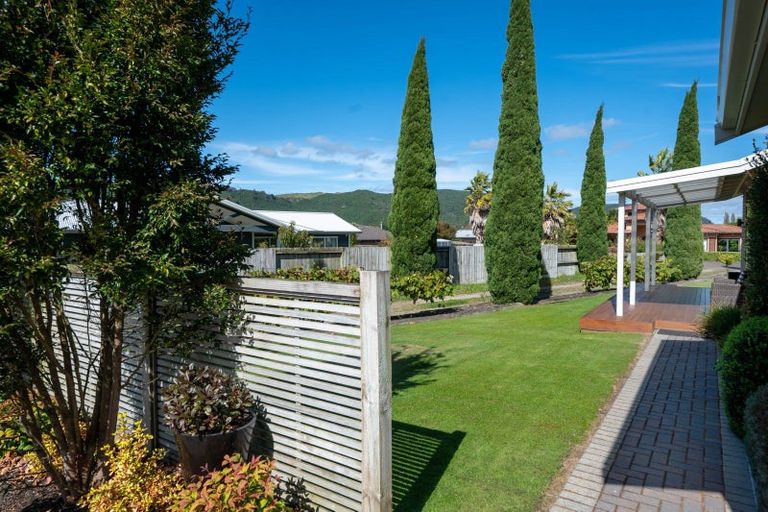 Photo of property in 9 Montgomery Crescent, Kinloch, Taupo, 3377