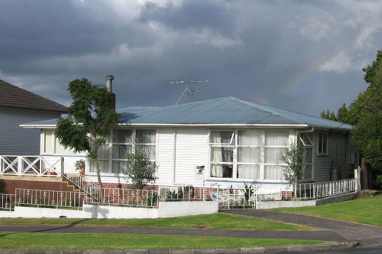 Photo of property in 32 Matipo Road, Te Atatu Peninsula, Auckland, 0610