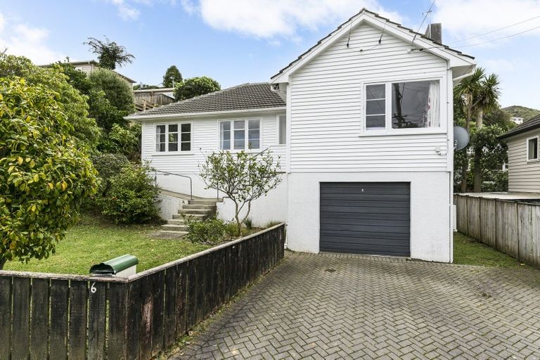 Photo of property in 6 Hollies Crescent, Johnsonville, Wellington, 6037
