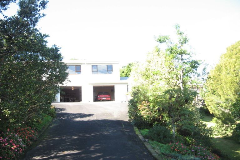 Photo of property in 28 Oliver Twist Avenue, Mellons Bay, Auckland, 2014