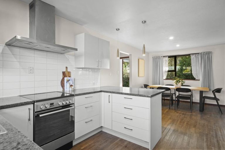 Photo of property in 52 Dunbarton Street, Redwood, Christchurch, 8051