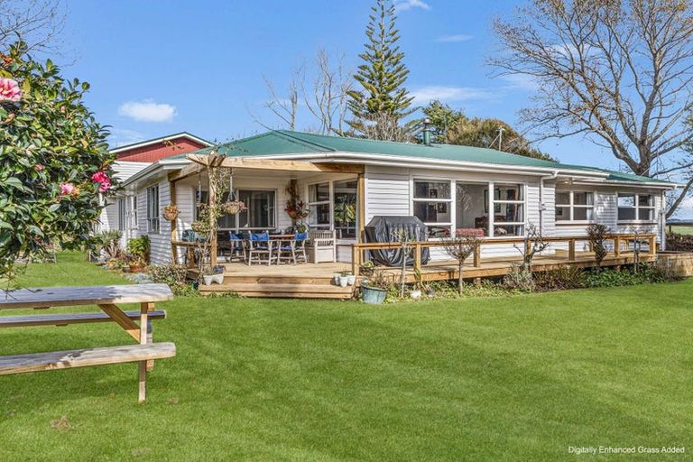 Photo of property in 9 Pukearuhe Road, Mimi, Urenui, 4377