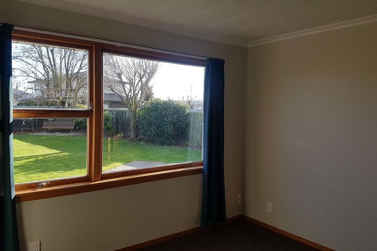 Photo of property in 15 Mortlake Street, Islington, Christchurch, 8042