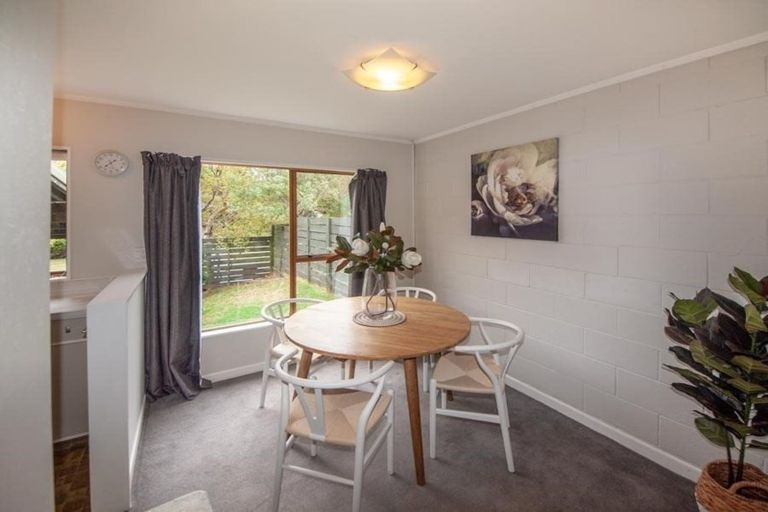 Photo of property in 95 Churton Drive, Churton Park, Wellington, 6037