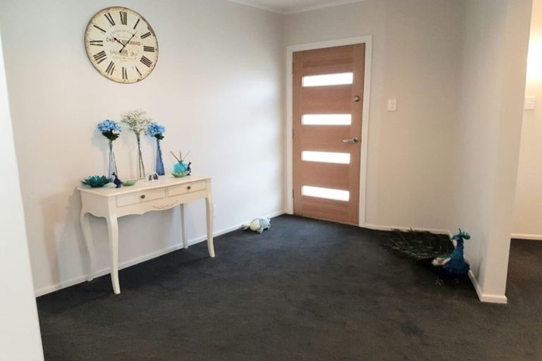 Photo of property in 47 Plumley Crescent, Mangere, Auckland, 2022