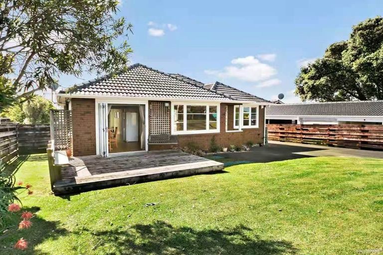 Photo of property in 39 Matipo Road, Te Atatu Peninsula, Auckland, 0610