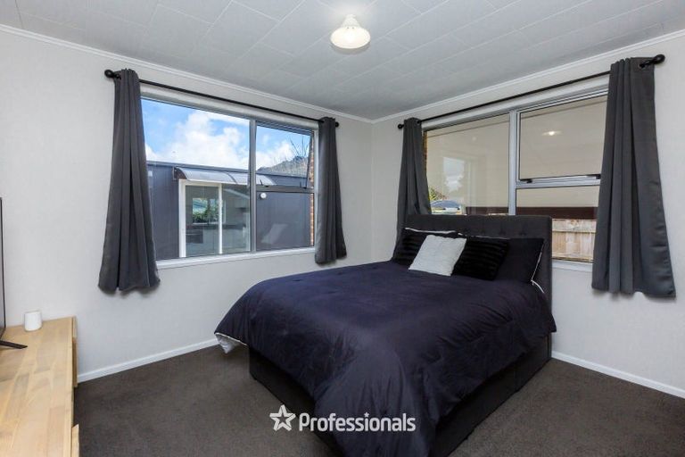 Photo of property in 15 Akron Grove, Totara Park, Upper Hutt, 5018