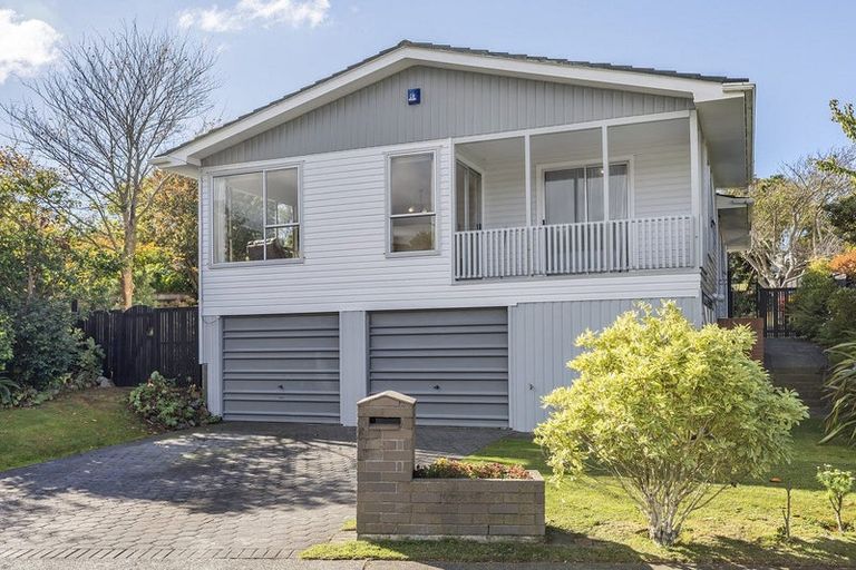 Photo of property in 3 Solander Place, Whitby, Porirua, 5024
