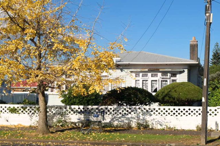 Photo of property in 6 William Street, Mangere East, Auckland, 2024