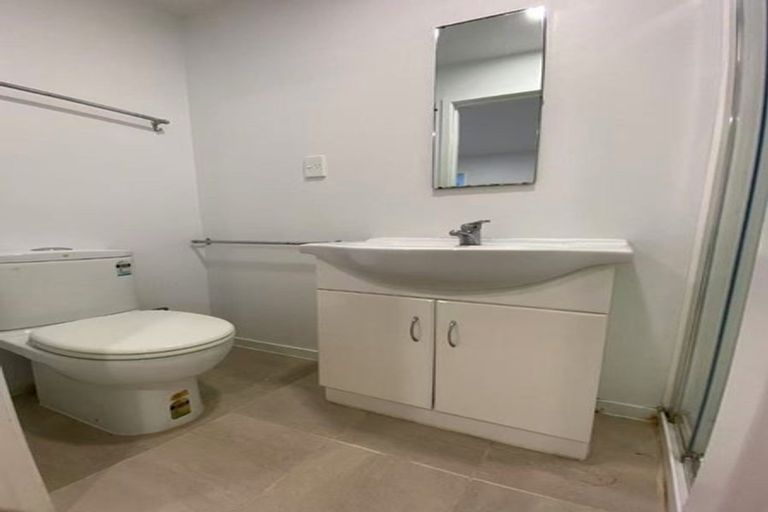 Photo of property in 29 Ayton Drive, Totara Vale, Auckland, 0629