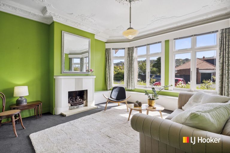 Photo of property in 85 Hargest Crescent, Saint Clair, Dunedin, 9012