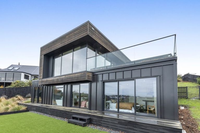 Photo of property in 3 Selleck Street, Mount Pleasant, Christchurch, 8081