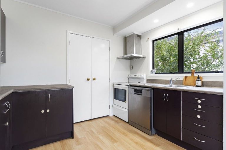 Photo of property in 39 Garton Drive, Massey, Auckland, 0614